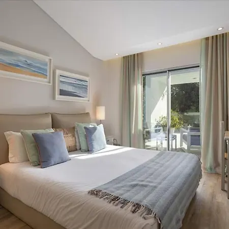 וילה Sleeps 9 Pool Air Con Wifi *