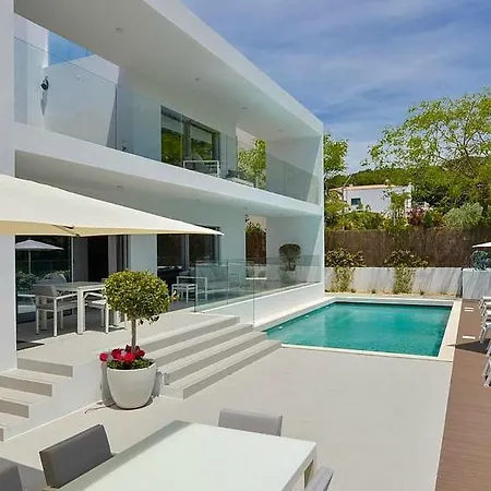 Sleeps 9 Pool Air Con Wifi וילה