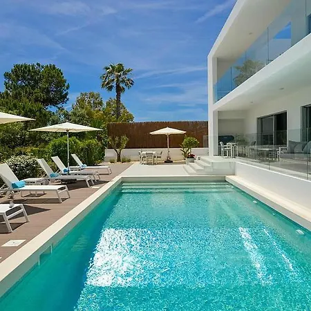 Sleeps 9 Pool Air Con Wifi فيلة